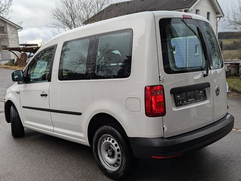 Gebraucht VW Caddy 84 PS (61 kW) 2016 Weiß Van / Kleinbus