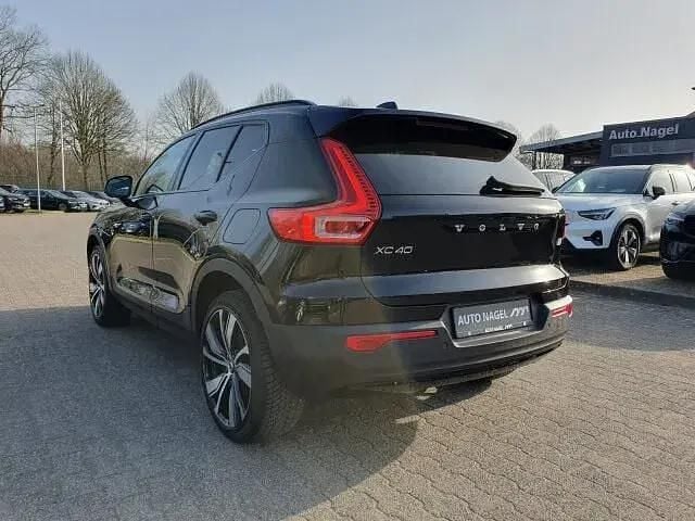 Second-hand Volvo XC40 Pro 169 kW (231 CP) 2022 Negru SUV