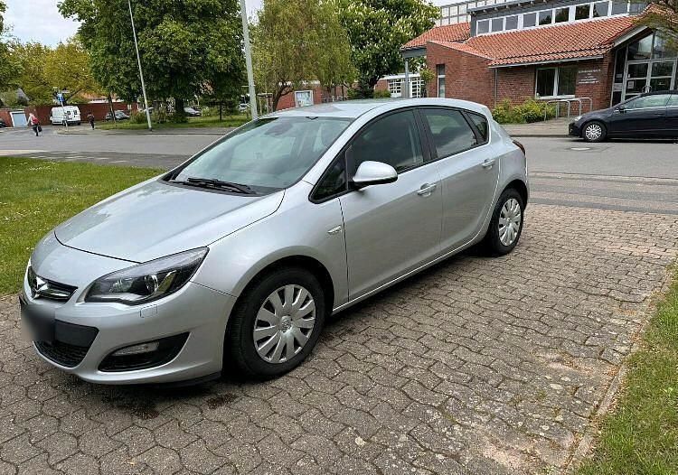 Gebraucht Opel Astra 116 PS (85 kW) 2012 Silber Limousine