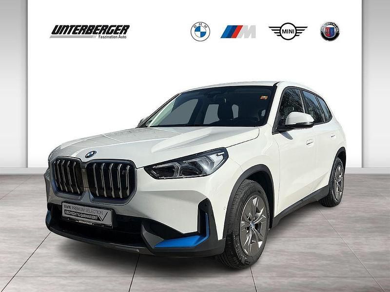 Gebraucht BMW iX1 Performance 200 kW (272 PS) 2022 Weiß SUV