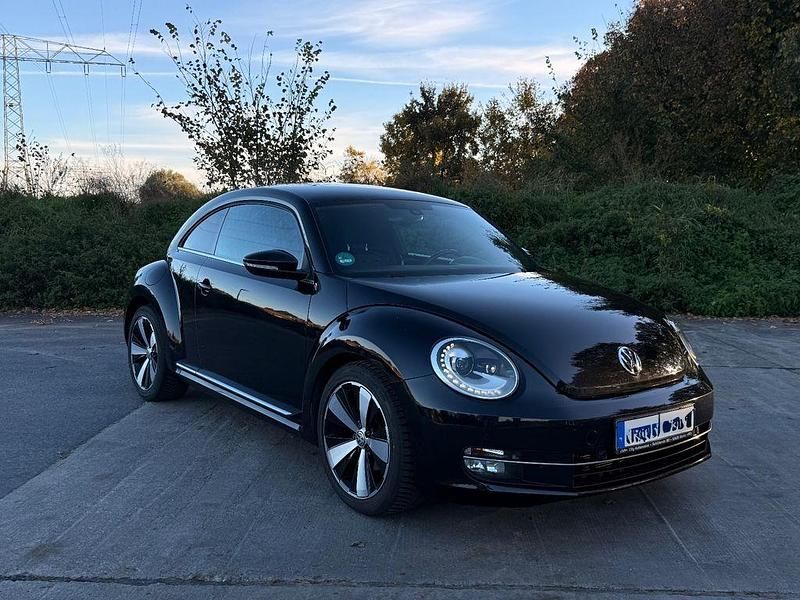 Schwarz Gebraucht 2015 VW Beetle Design Limousine | 12.200 € (Fairer Preis) - Bild 1/4
