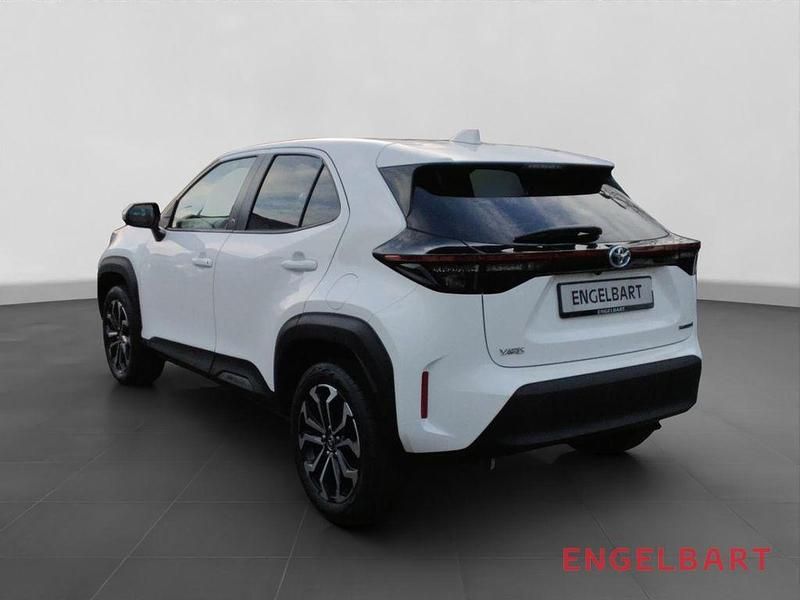 Gebraucht Toyota Yaris Hybrid Team 116 PS (85 kW) 2022 Weiss Kleinwagen