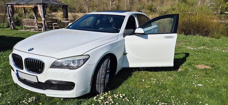 Weiß Gebraucht 2011 BMW 750L Performance Limousine | 11.800 € (Fairer Preis) - Bild 1/4