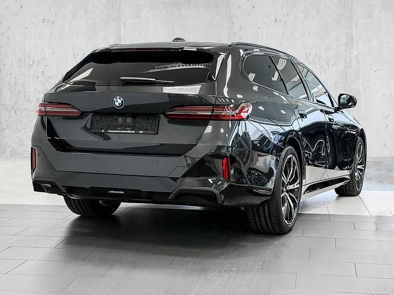 Neu BMW 520 M Sport 197 PS (144 kW) 2025 Grau Kombi