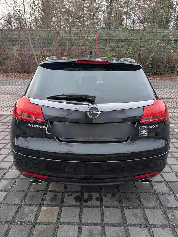 Gebraucht Opel Insignia 194 PS (142 kW) 2012 Schwarz Kombi