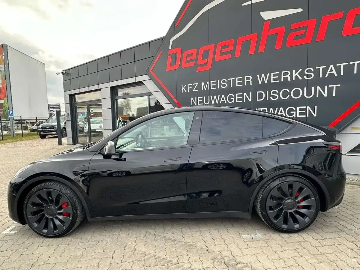 Gebraucht Tesla Model Y Performance 392 kW (534 PS) 2022 Solid black SUV
