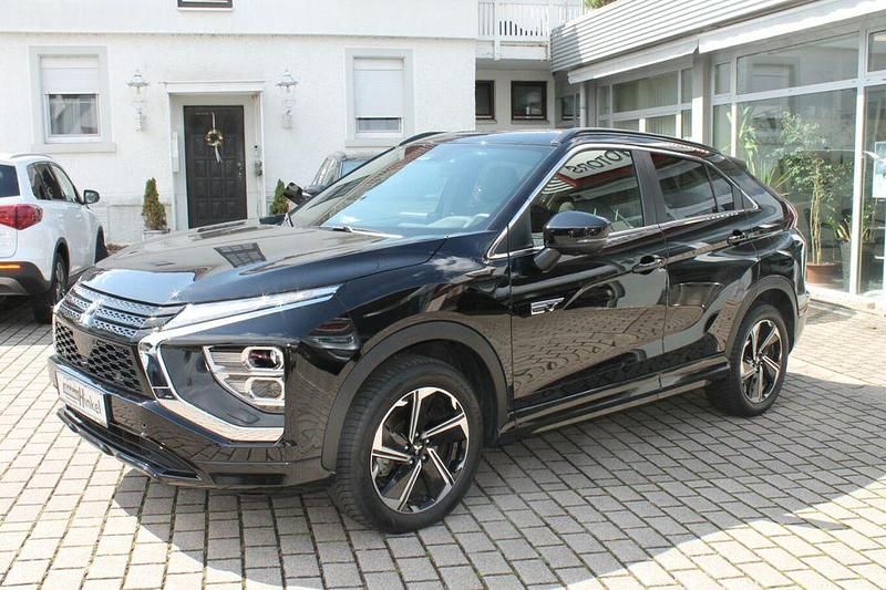 Schwarz Gebraucht 2022 Mitsubishi Eclipse Cross Plus SUV | 24.950 € (Fairer Preis) - Bild 1/4