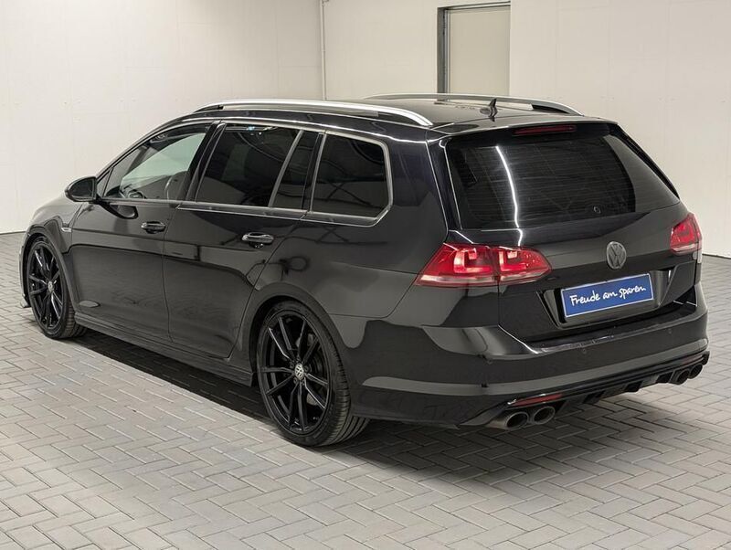 Gebraucht VW Golf VII R 300 PS (220 kW) 2016 Schwarz (tiefschwarzmet.) Kombi
