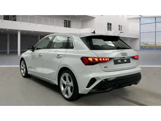 Gebraucht Audi A3 S-Line 150 PS (110 kW) 2025 Weiß Limousine