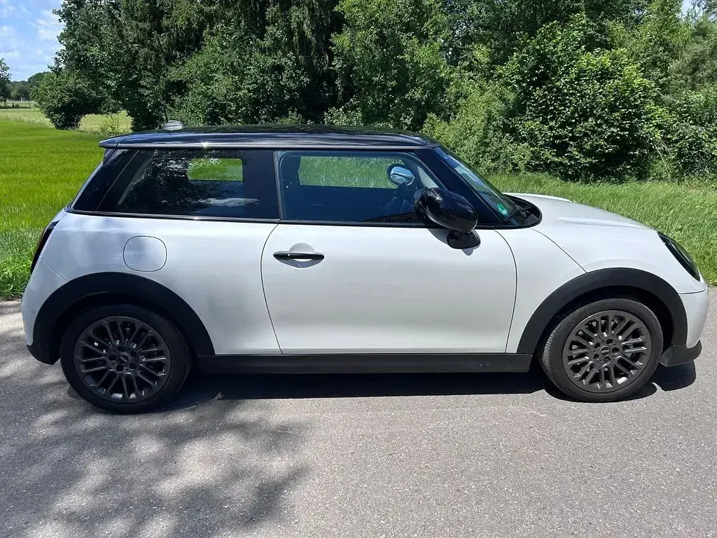Gebraucht Mini Cooper Classic 156 PS (114 kW) 2024 Weiß Kleinwagen