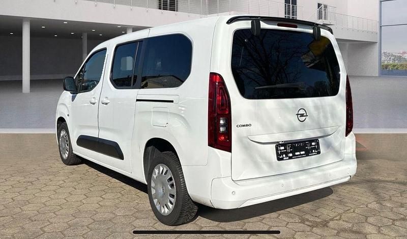 Gebraucht Opel Combo Life Elegance 131 PS (96 kW) 2022 Weiß Van / Kleinbus