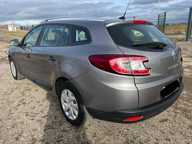 Gebraucht Renault Mégane GrandTour 110 PS (80 kW) 2012 Grau Kombi