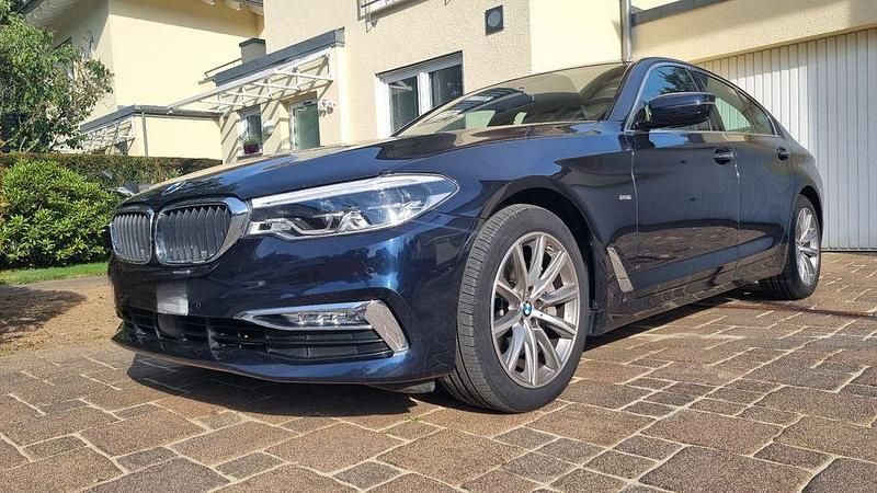 Blau Gebraucht 2018 BMW 540 Luxury Line Limousine | 30.600 € (Fairer Preis) - Bild 1/4