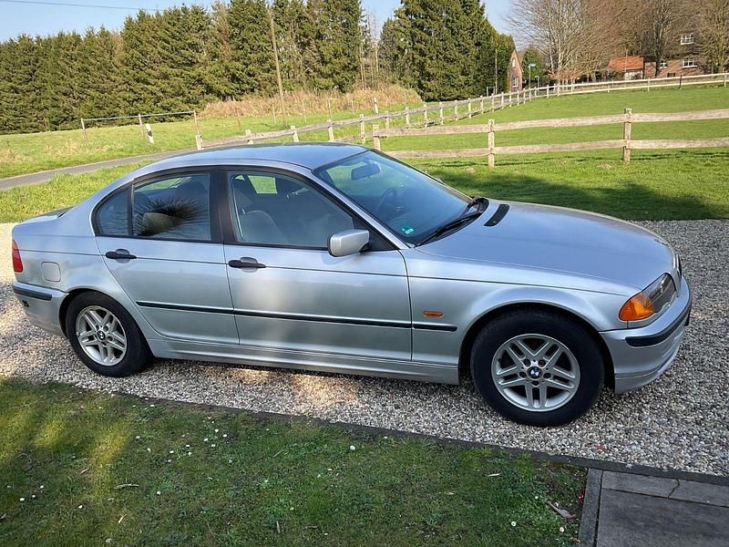 Gebraucht BMW 316 105 PS (77 kW) 2001 Silber Limousine
