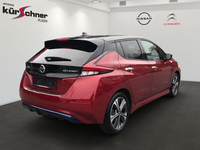Gebraucht Nissan Leaf N-Connecta 110 kW (150 PS) 2021 Rot Kleinwagen