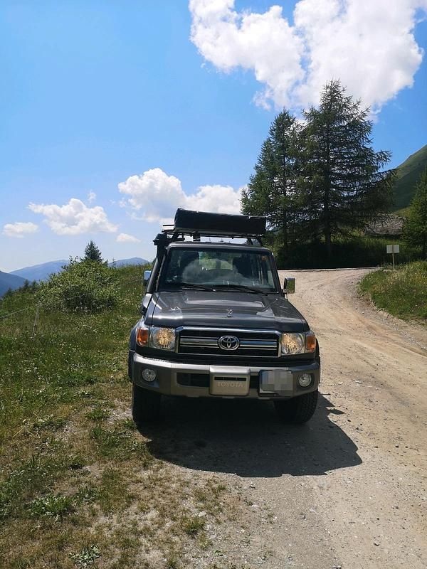 Gebraucht 2024 Toyota Land Cruiser SUV | 73.000 € - Bild 1/3