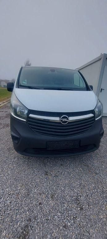 Weiß Gebraucht 2016 Opel Vivaro Van / Kleinbus | 5.990 € - Bild 1/4
