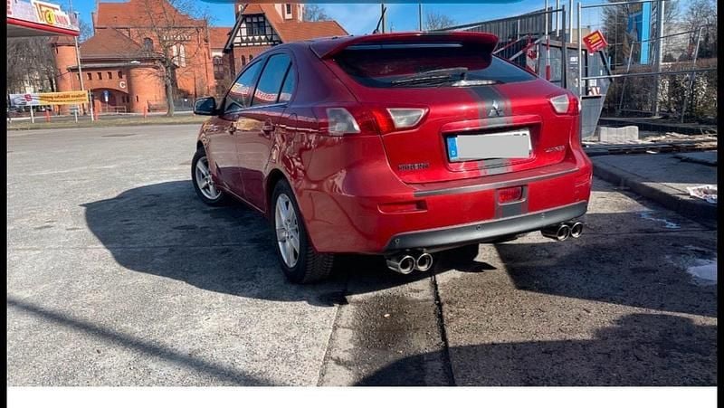Gebraucht Mitsubishi Lancer 143 PS (105 kW) 2009 Rot Limousine
