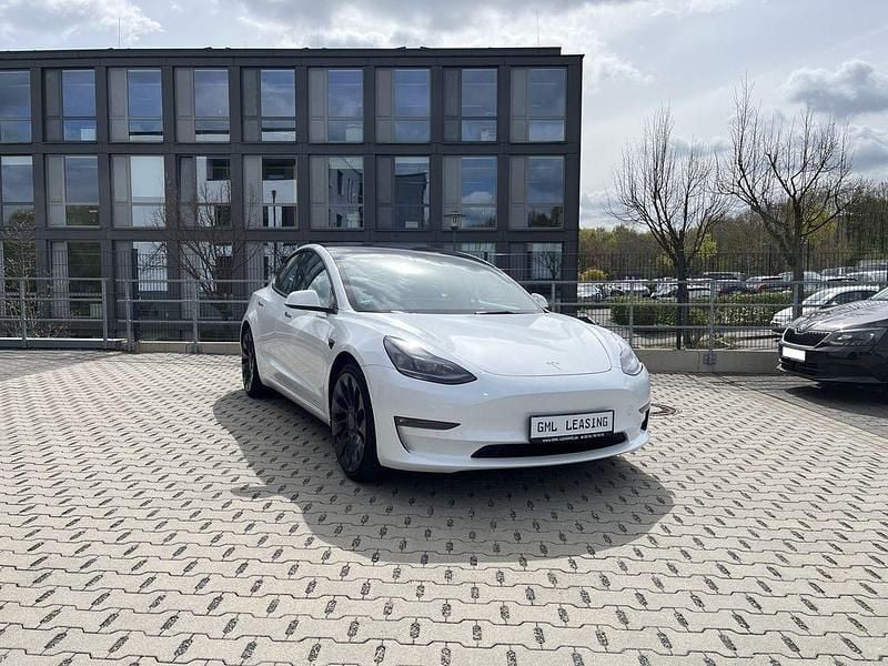 Second-hand Tesla Model 3 Performance 377 kW (513 CP) 2022 Alb Berlinǎ