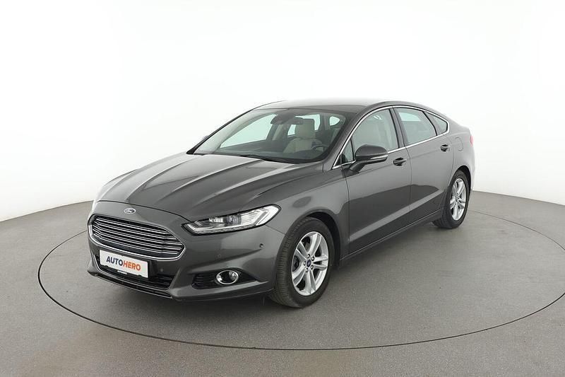 Grau Gebraucht 2016 Ford Mondeo Titanium Limousine | 15.450 € (Etwas zu teuer) - Bild 1/3