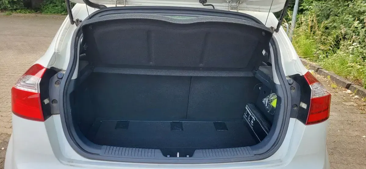 Gebraucht Kia Rio Edition 7 86 PS (63 kW) 2012 Weiß Kleinwagen