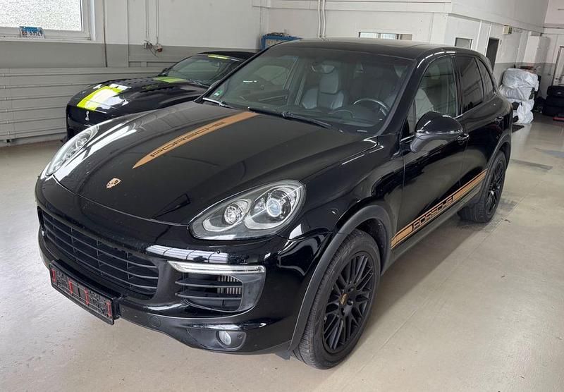 Schwarz Gebraucht 2015 Porsche Cayenne S Chrono SUV | 26.491 € (Guter Preis) - Bild 1/4