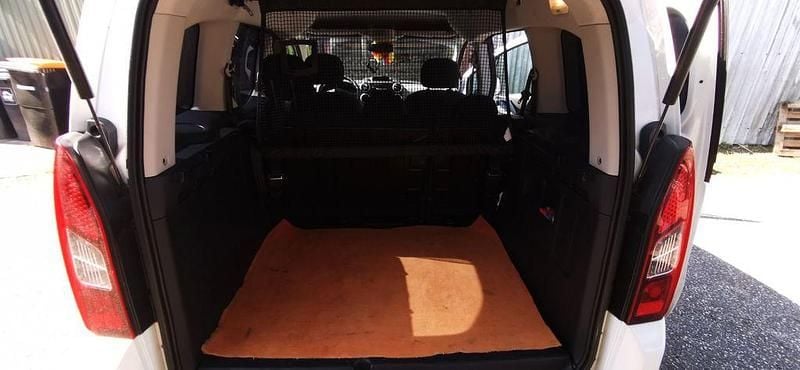 Gebraucht Peugeot Partner Tepee Active 99 PS (72 kW) 2015 Weiß Van / Kleinbus