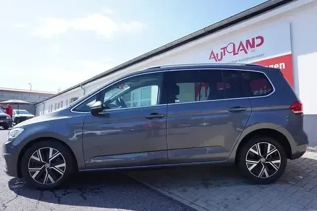 Gebraucht VW Touran Highline 150 PS (110 kW) 2020 Grau Van / Kleinbus