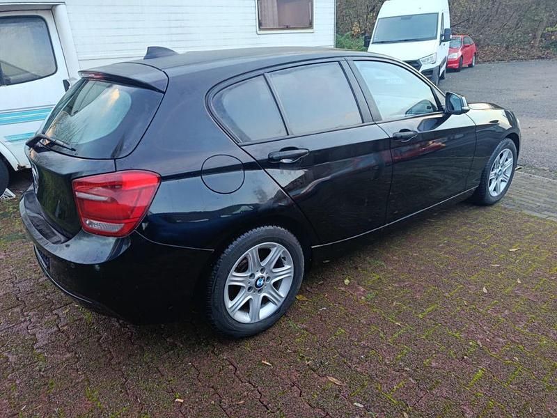 Gebraucht BMW 116 136 PS (100 kW) 2012 Schwarz Kleinwagen