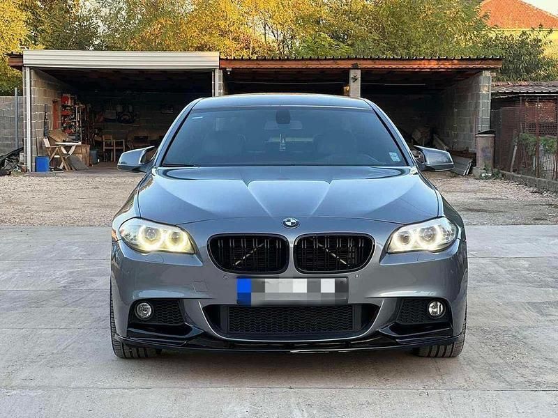 Silber Gebraucht 2016 BMW 523 Sport Line Limousine | 11.000 € - Bild 1/4