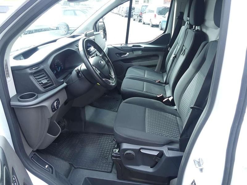 Gebraucht Ford Transit Custom 131 PS (96 kW) 2021 Frozen white (metallic) Van