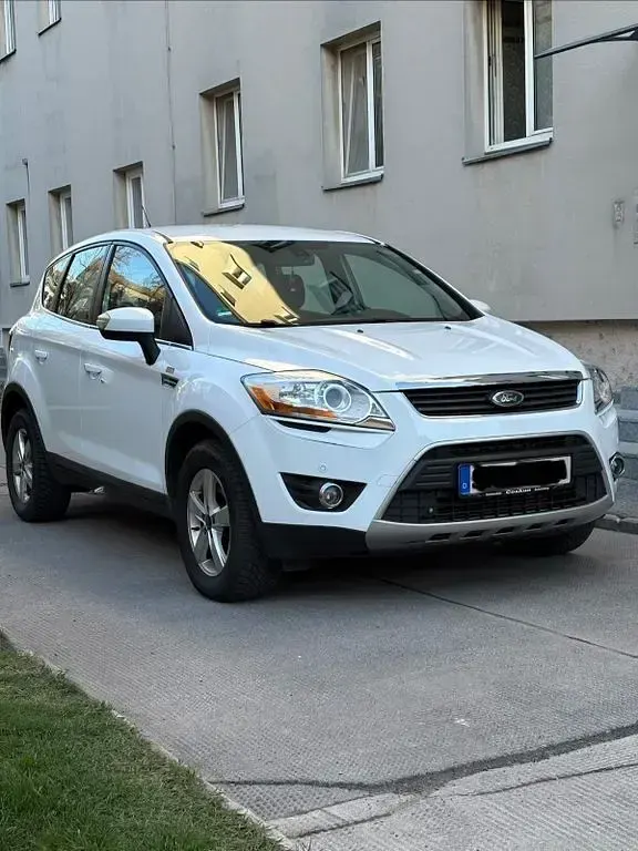 Używany Ford Kuga Titanium 140 KM (102 kW) 2010 Biały SUV