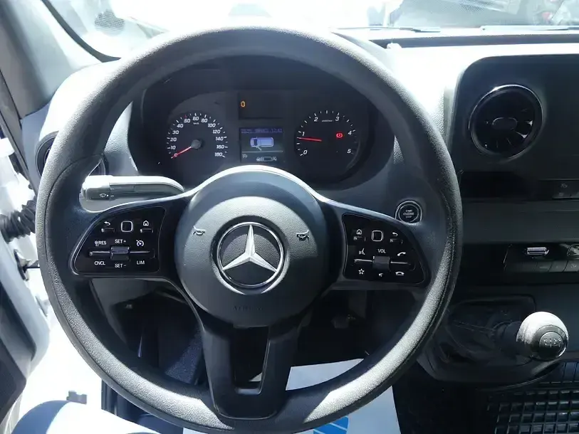 Gebraucht Mercedes Sprinter 143 PS (105 kW) 2022 Arktikweiss Van