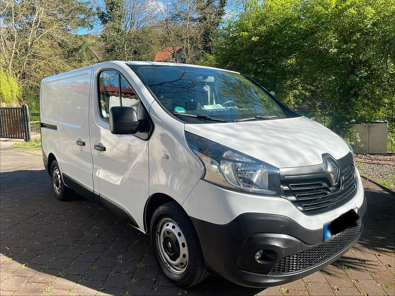 Gebraucht Renault Trafic 121 PS (88 kW) 2019 Weiß Van / Kleinbus