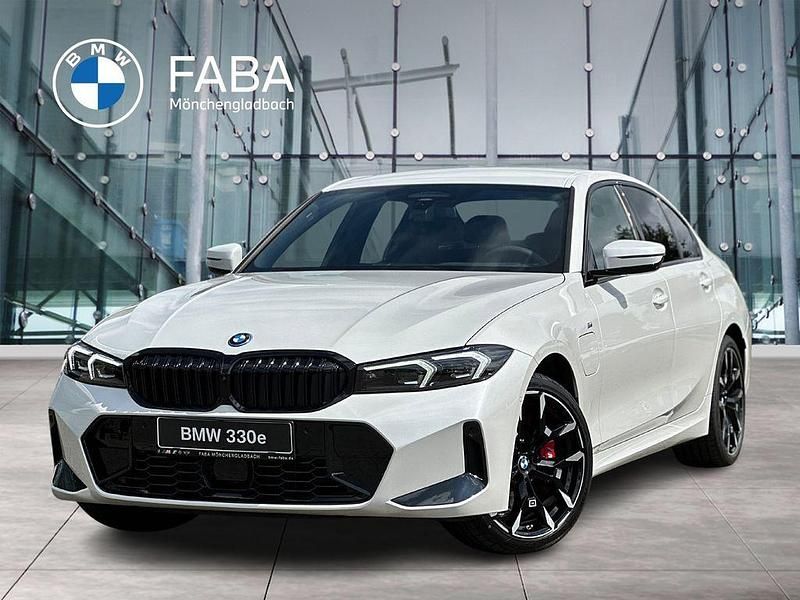 Weiß Neu 2025 BMW 330e M Sport Limousine | 69.980 € - Bild 1/4