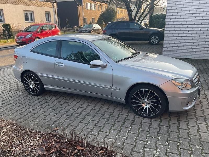 Silber Gebraucht 2010 Mercedes CLC220 Kleinwagen | 6.500 € (Fairer Preis) - Bild 1/4
