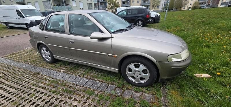 Gebraucht Opel Vectra 101 PS (74 kW) 1999 Grau Limousine