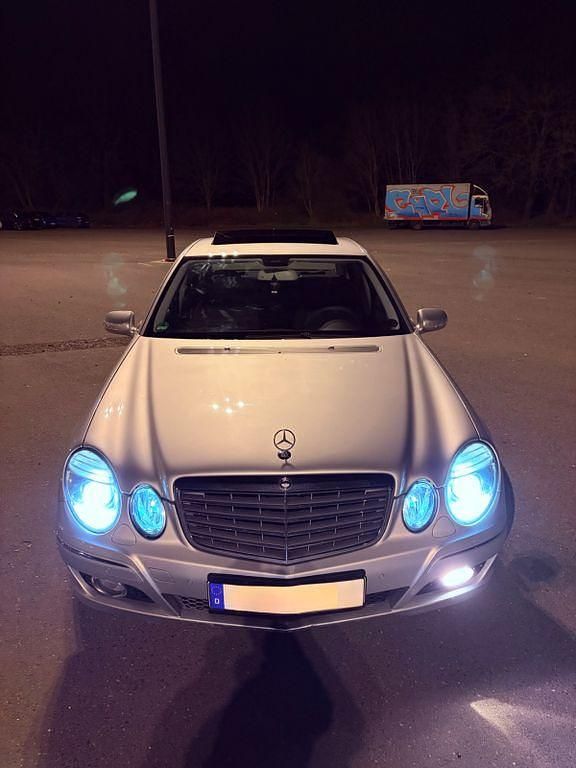 Gebraucht Mercedes E280 Elegance 190 PS (139 kW) 2007 Grau Limousine