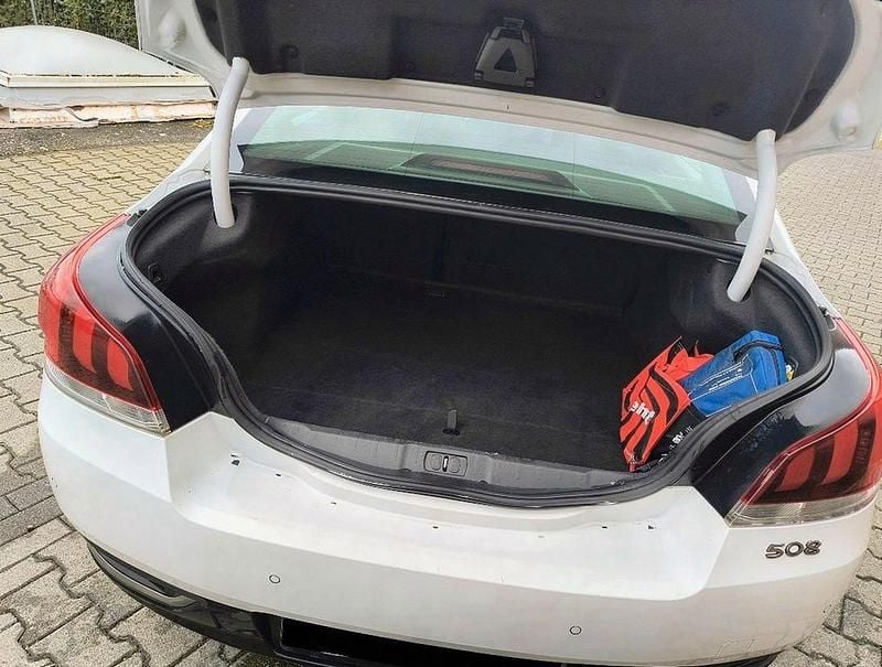 Gebraucht Peugeot 508 Active 150 PS (110 kW) 2016 Weiß Limousine