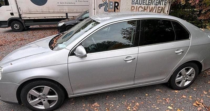 Grau Gebraucht 2006 VW Jetta Limousine | 2.450 € (Guter Preis) - Bild 1/4
