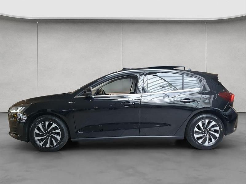 Neu Ford Focus Titanium 155 PS (114 kW) 2026 Agate black metallic Limousine