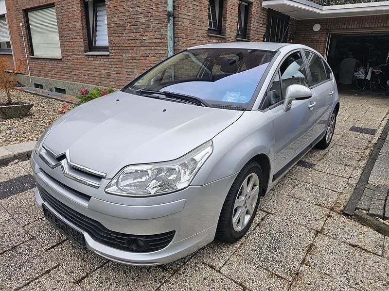 Silber Gebraucht 2006 Citroën C4 Limousine | 2.200 € (Fairer Preis) - Bild 1/4