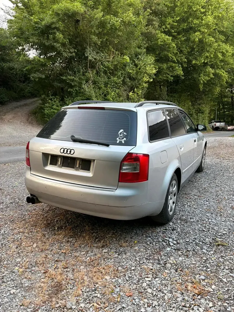 Gebraucht Audi A4 131 PS (96 kW) 2001 Silber Kombi