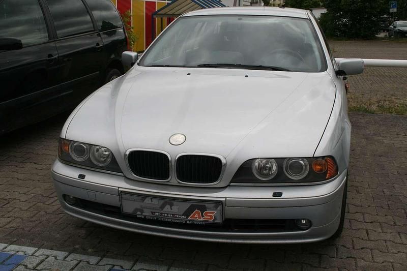 Gebraucht BMW 525 163 PS (119 kW) 2003 Titansilber metallic Kombi