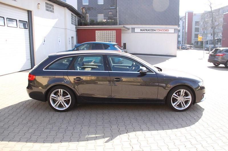 Gebraucht Audi A4 Attraction 120 PS (88 kW) 2009 Grau Kombi