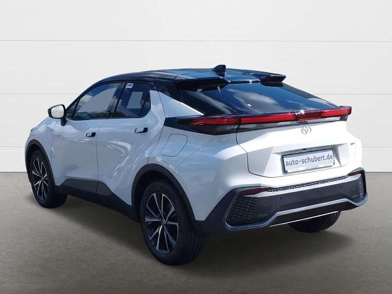 Gebraucht Toyota C-HR+ Team 111 kW (152 PS) 2024 Schneeweiss/ dach schwarz SUV