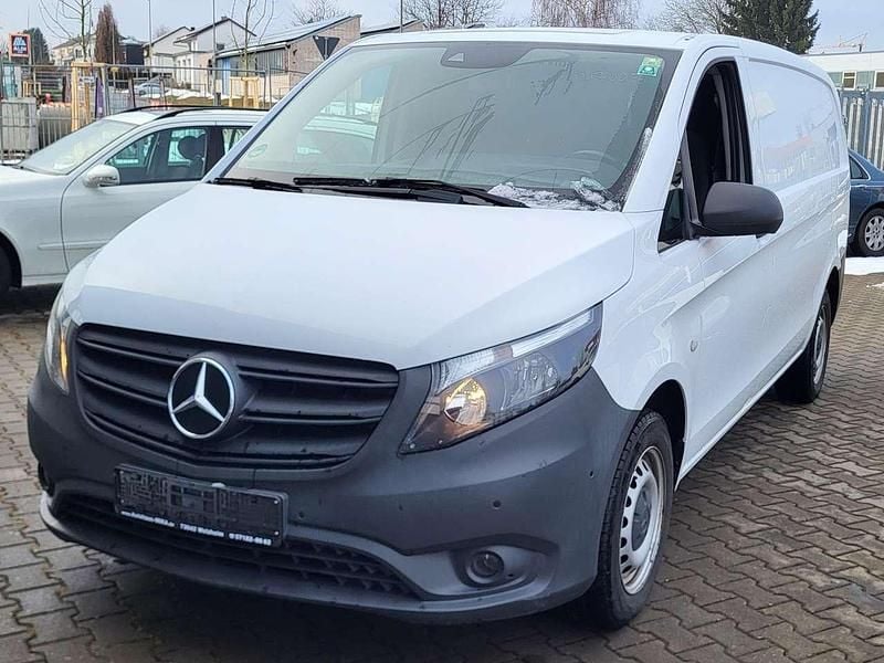 Gebraucht Mercedes Vito 163 PS (119 kW) 2021 Arktikweiss Van