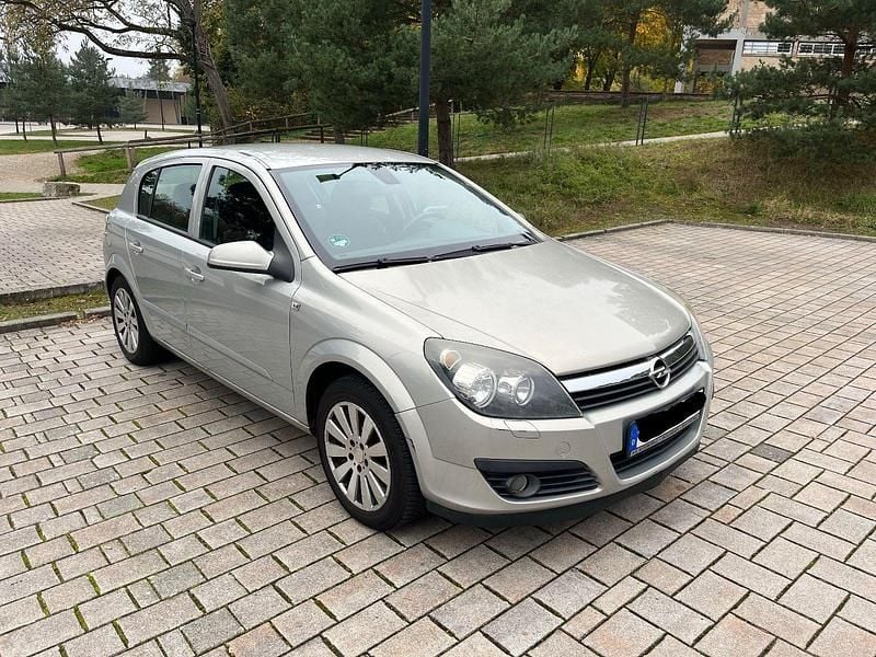 Grau Gebraucht 2006 Opel Astra Kombi | 1.500 € (Fairer Preis) - Bild 1/4