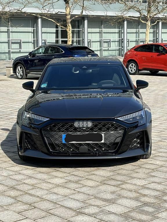 Gebraucht Audi RS3 Ambiente 400 PS (294 kW) 2025 Grau Limousine