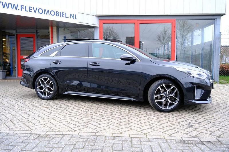 Gebraucht Kia ProCeed GT-Line 120 PS (88 kW) 2021 Schwarz Kleinwagen